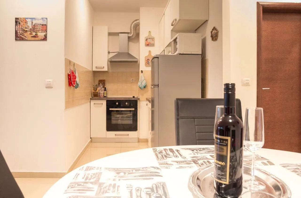Apartment Gianluca Zadar 0*,